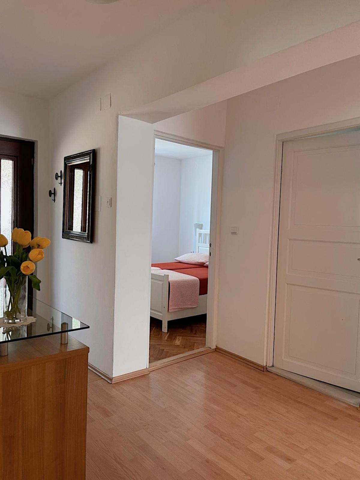 Apartmani Marin Medulin Eksteriør bilde