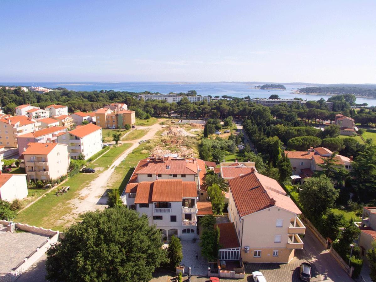 Apartmani Marin Medulin Eksteriør bilde